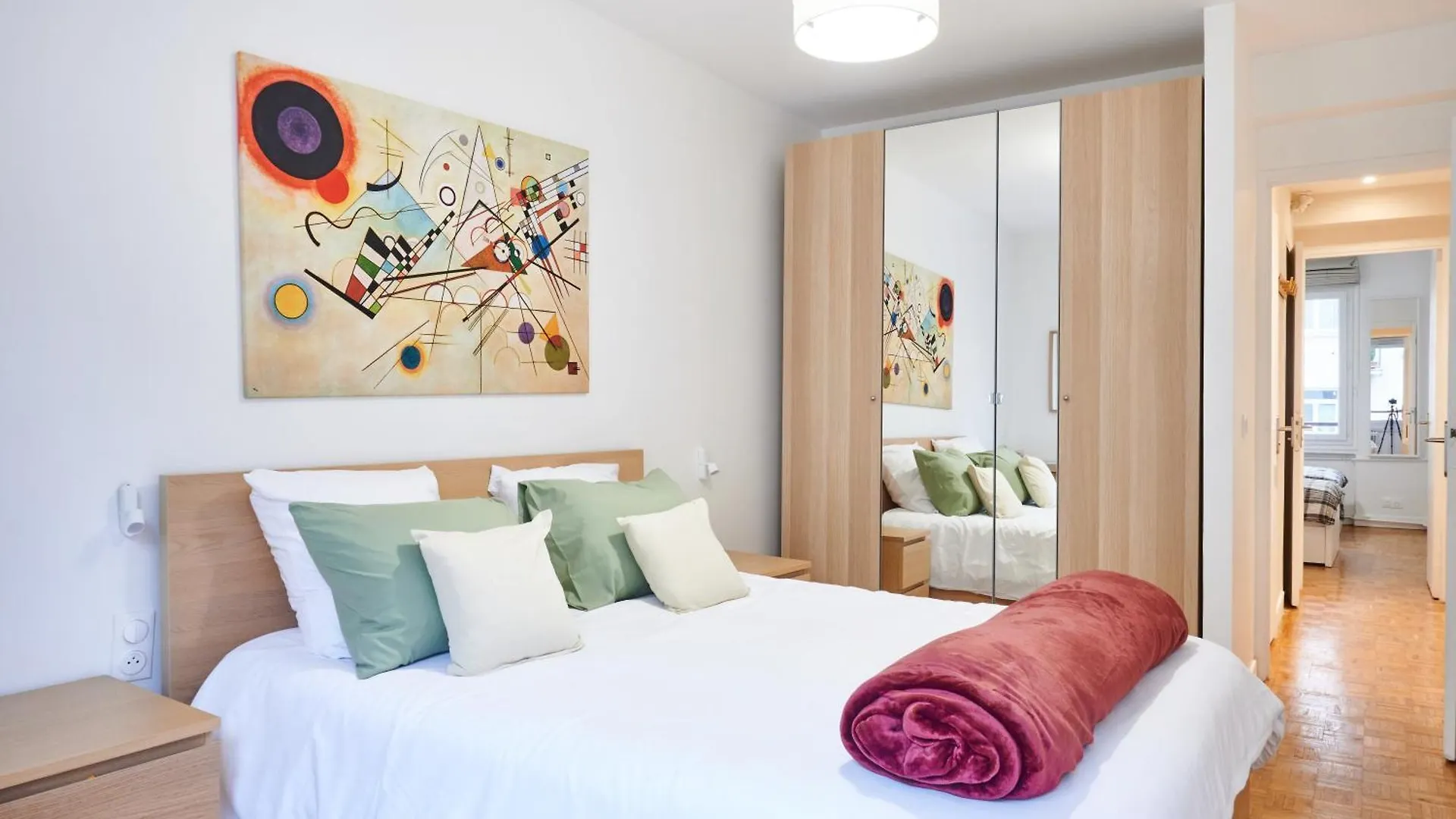 Apartment Tour Eiffel & Champs Elysees Business Apartment: Bright 2BR with Housekeeping Paris France